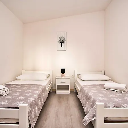 My Dalmatia - With Private Pool 펜션 Visocane