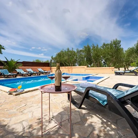 My Dalmatia - With Private Pool * Visocane